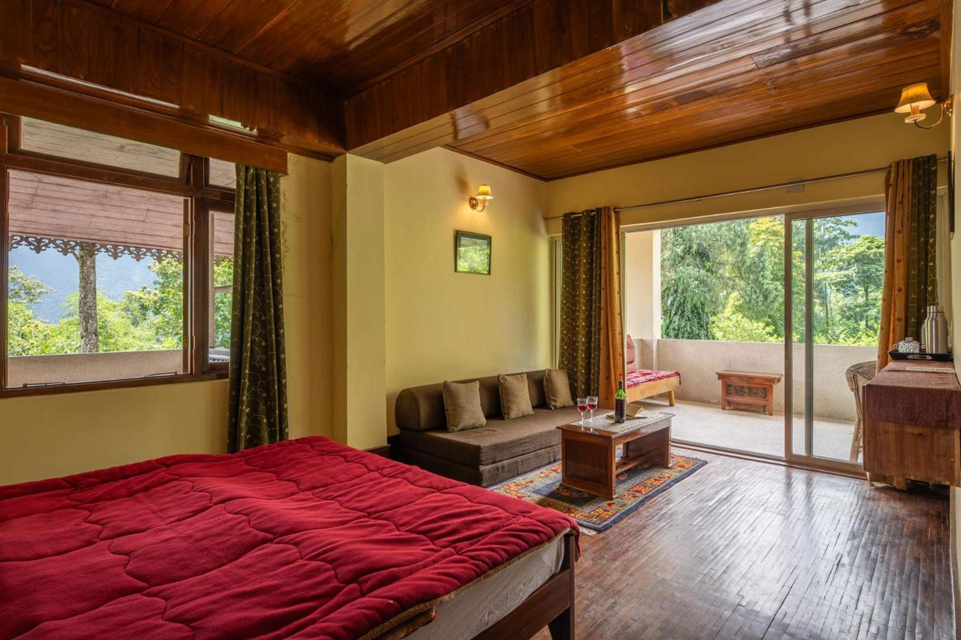 La Ipsing Farm By Stayvista - 3 Bhk Villa With Balcony, Mountain View, Indoor Games, And Pet Friendly Samdong Екстериор снимка