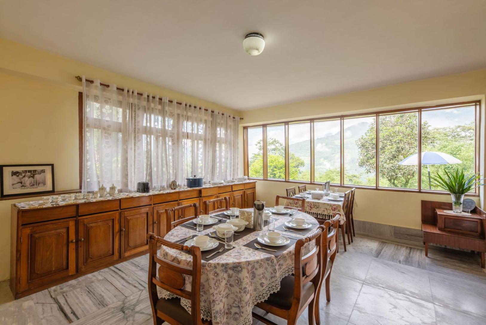La Ipsing Farm By Stayvista - 3 Bhk Villa With Balcony, Mountain View, Indoor Games, And Pet Friendly Samdong Екстериор снимка
