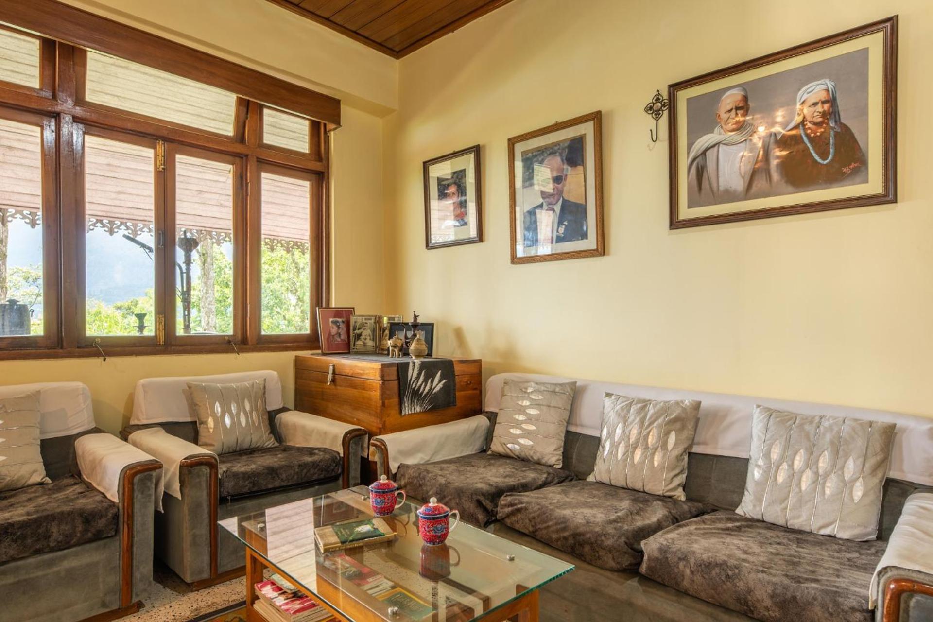 La Ipsing Farm By Stayvista - 3 Bhk Villa With Balcony, Mountain View, Indoor Games, And Pet Friendly Samdong Екстериор снимка