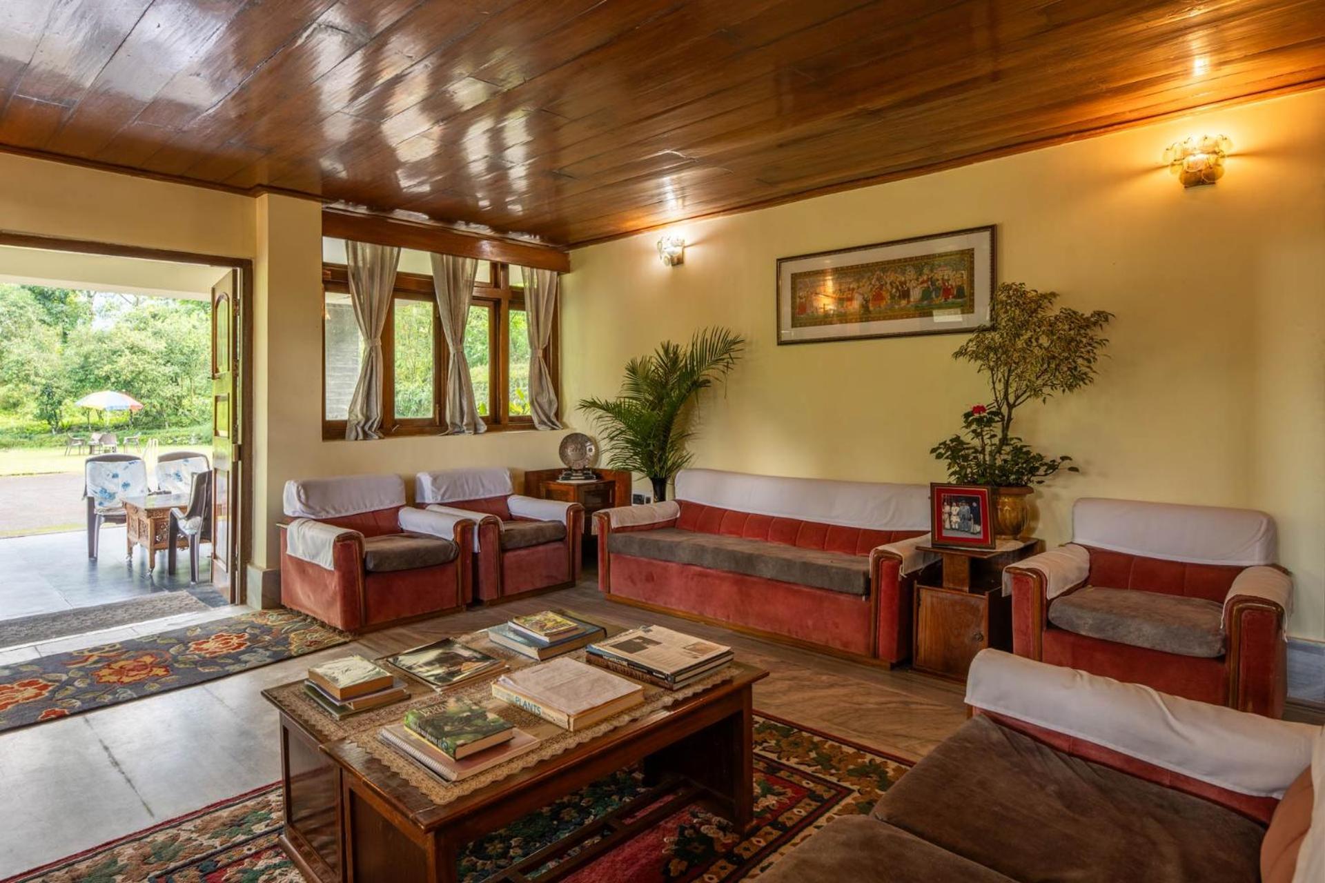 La Ipsing Farm By Stayvista - 3 Bhk Villa With Balcony, Mountain View, Indoor Games, And Pet Friendly Samdong Екстериор снимка