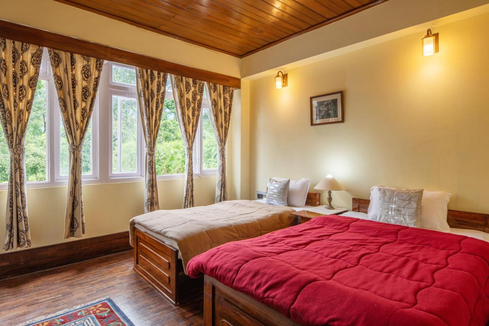 La Ipsing Farm By Stayvista - 3 Bhk Villa With Balcony, Mountain View, Indoor Games, And Pet Friendly Samdong Екстериор снимка