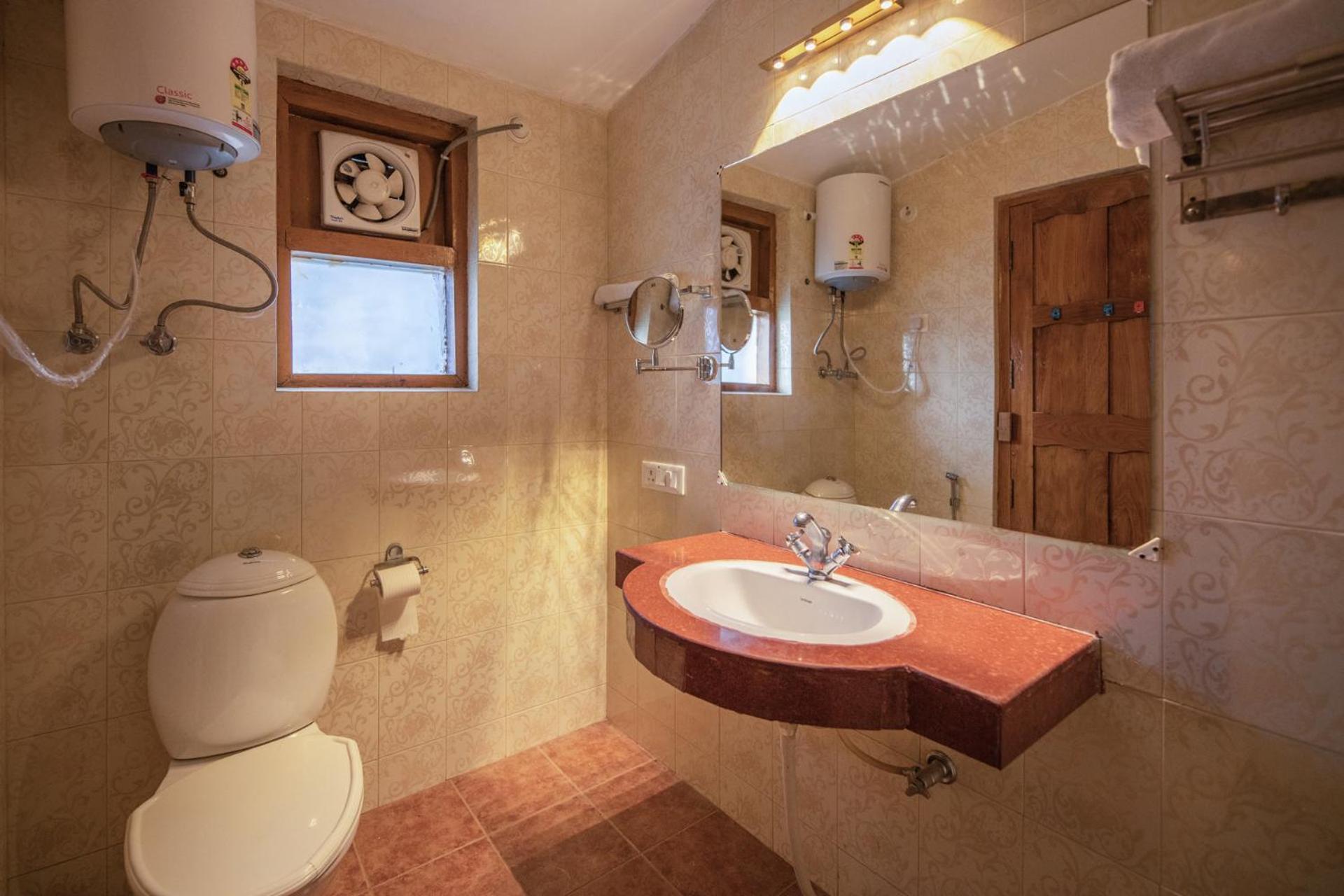 La Ipsing Farm By Stayvista - 3 Bhk Villa With Balcony, Mountain View, Indoor Games, And Pet Friendly Samdong Екстериор снимка