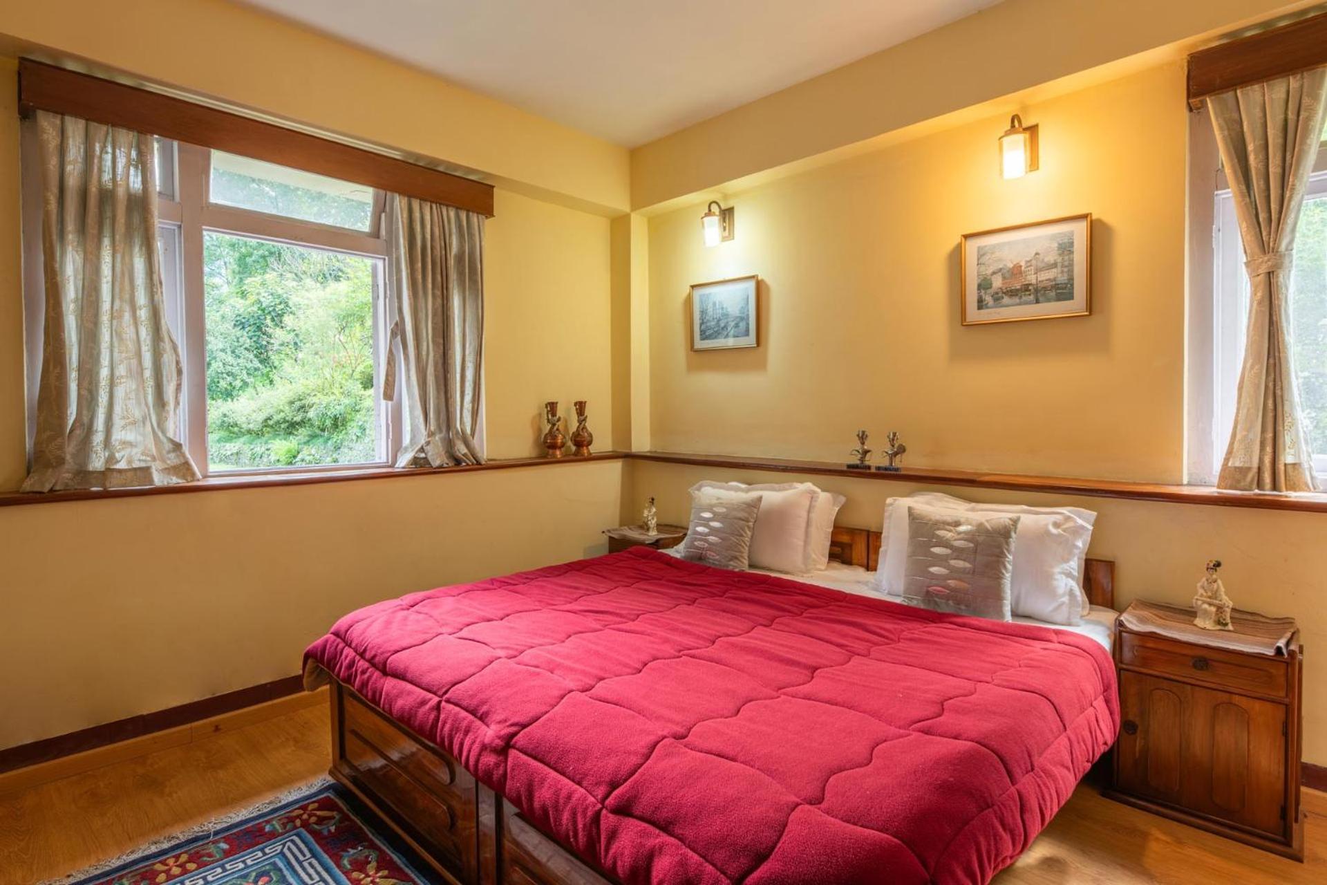 La Ipsing Farm By Stayvista - 3 Bhk Villa With Balcony, Mountain View, Indoor Games, And Pet Friendly Samdong Екстериор снимка